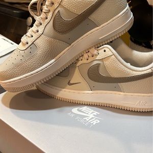 Nike Air Force 1 lo ‘07 LT orewood brown/moon fossil orewood brown clear